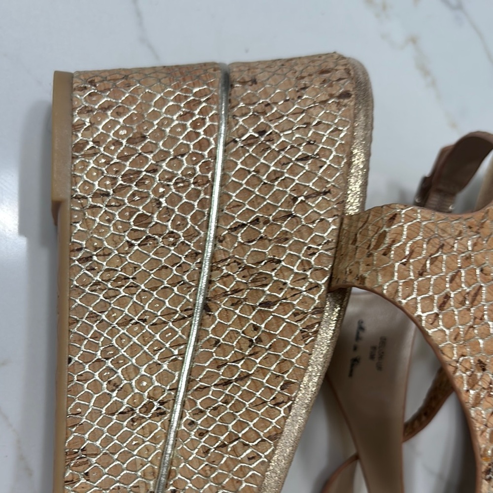 Donald J. Pliner Tan Wedge Shoes - Picture 13 of 17